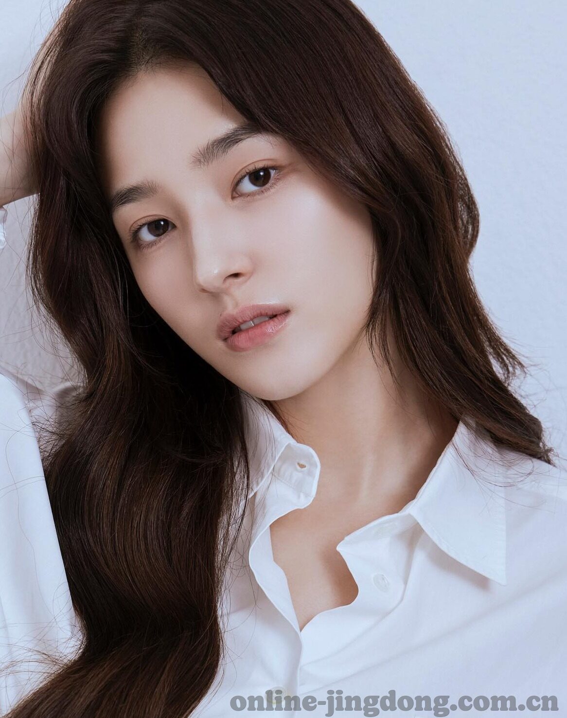 九色人妻-九色人妻，传统色彩与现代情感的交织